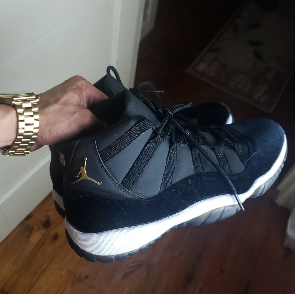 AIR Jordan 11 XI "Black Velvet" White Gold